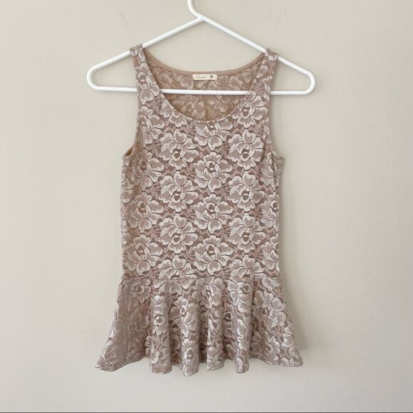 Soprano | Peplum Cream Tank | small - Picture 1 of 5
